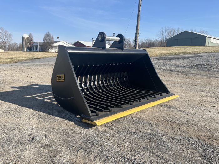 72" Screening Bucket BOCE for 220CL Excavator with 80mm pins