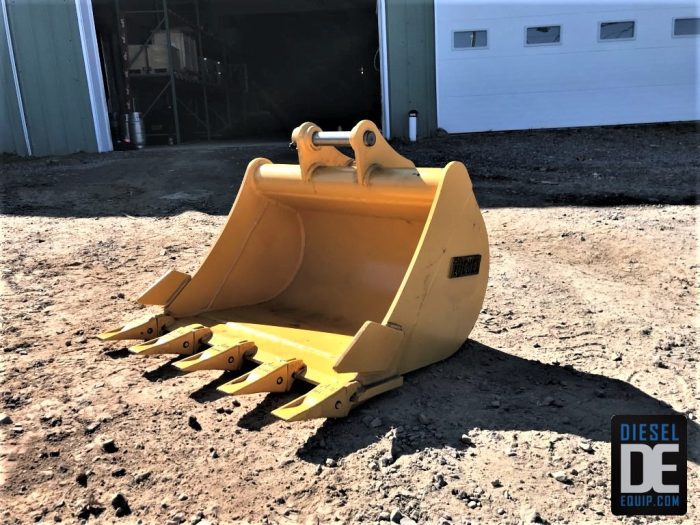 30" VIO35 Heavy Duty Dig Tooth Bucket with 38mm pins