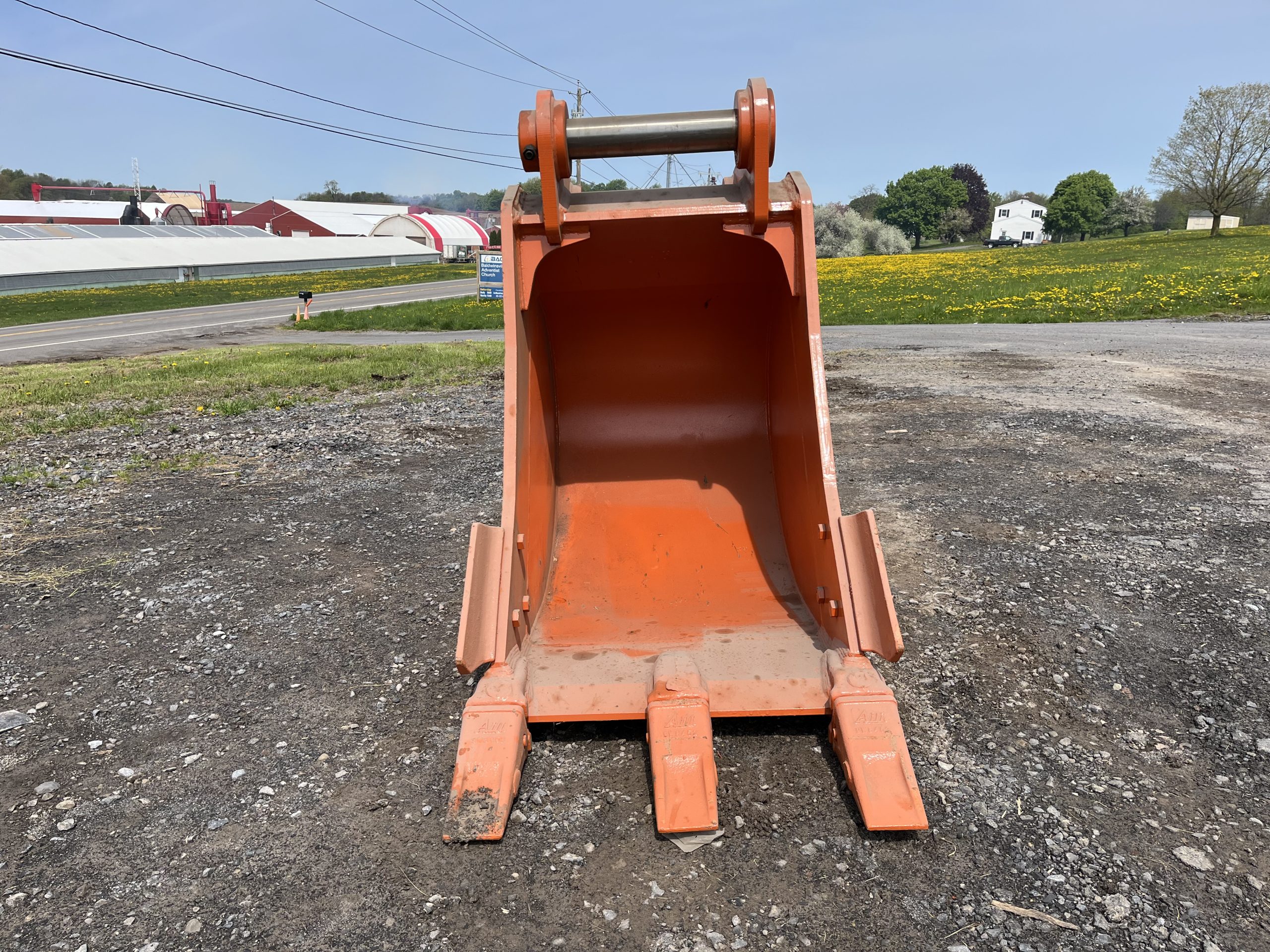 36'' HD Tooth Bucket for ZX350 Excavator with 100mm pins - Image 7