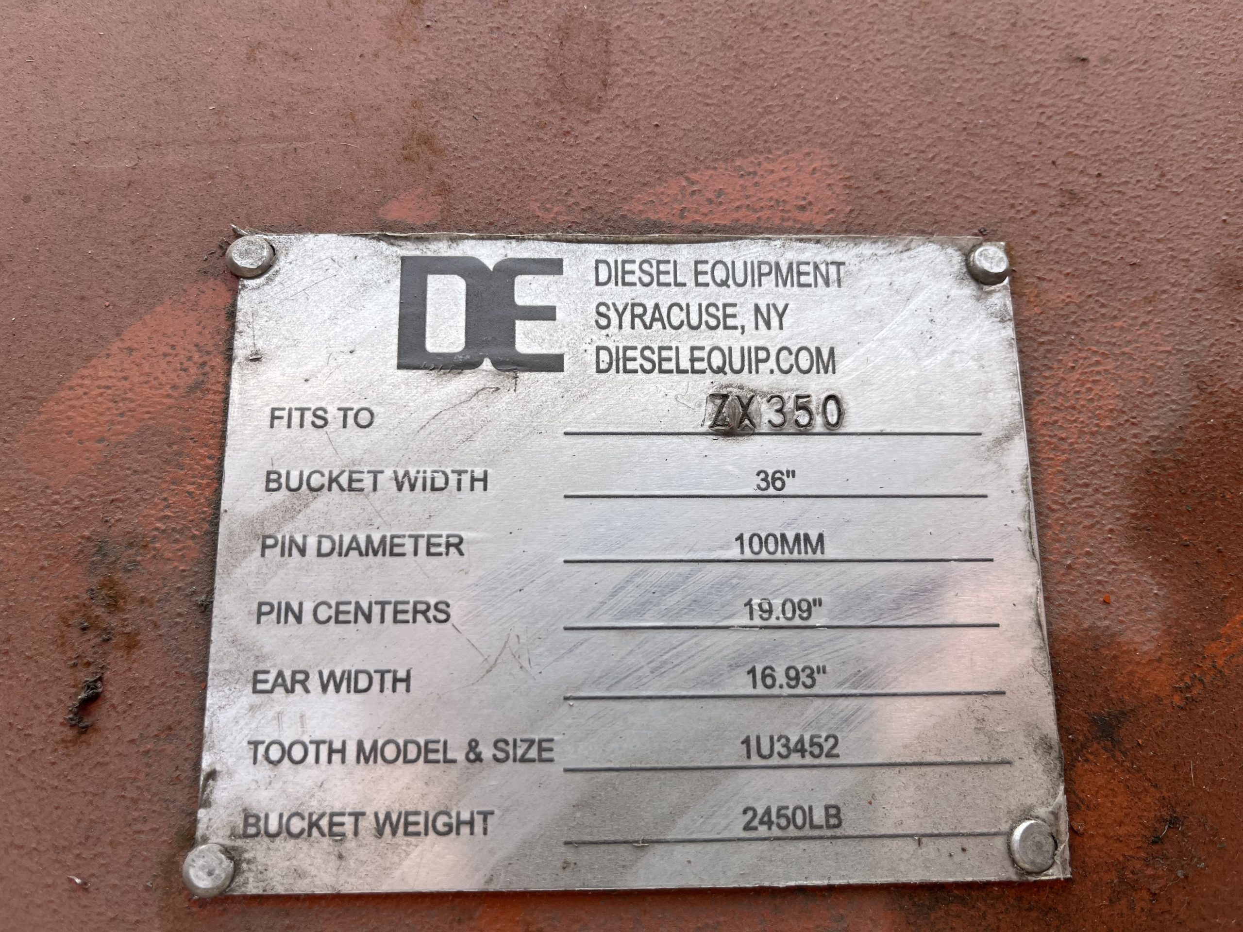 36'' HD Tooth Bucket for ZX350 Excavator with 100mm pins - Image 8