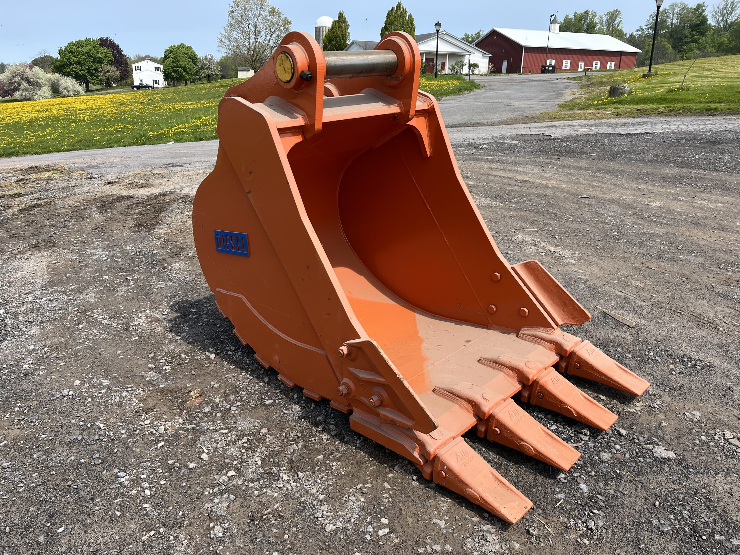 42'' HD Tooth Bucket for ZX350 Excavator with 100mm pins - Image 6