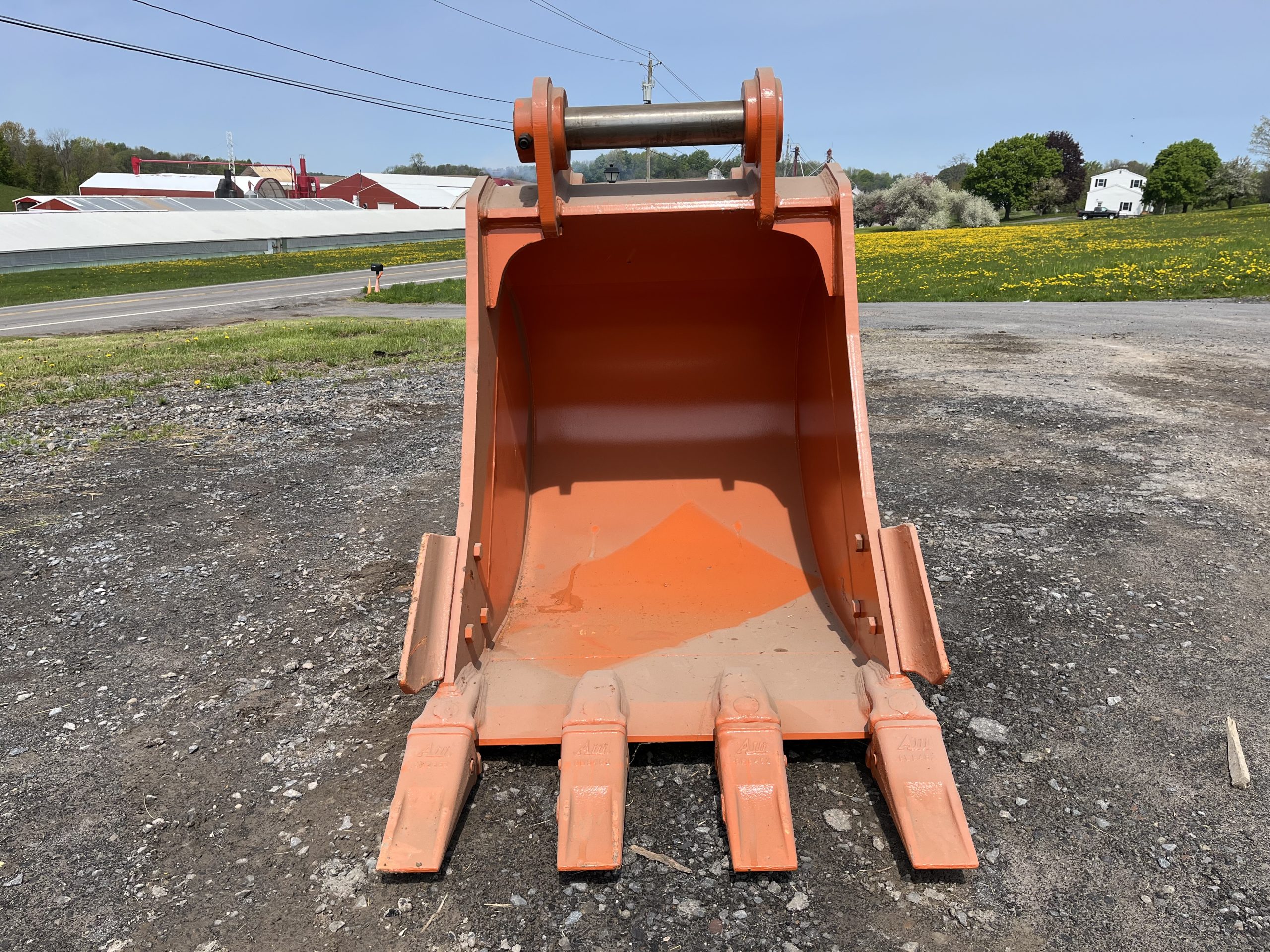 42'' HD Tooth Bucket for ZX350 Excavator with 100mm pins - Image 7
