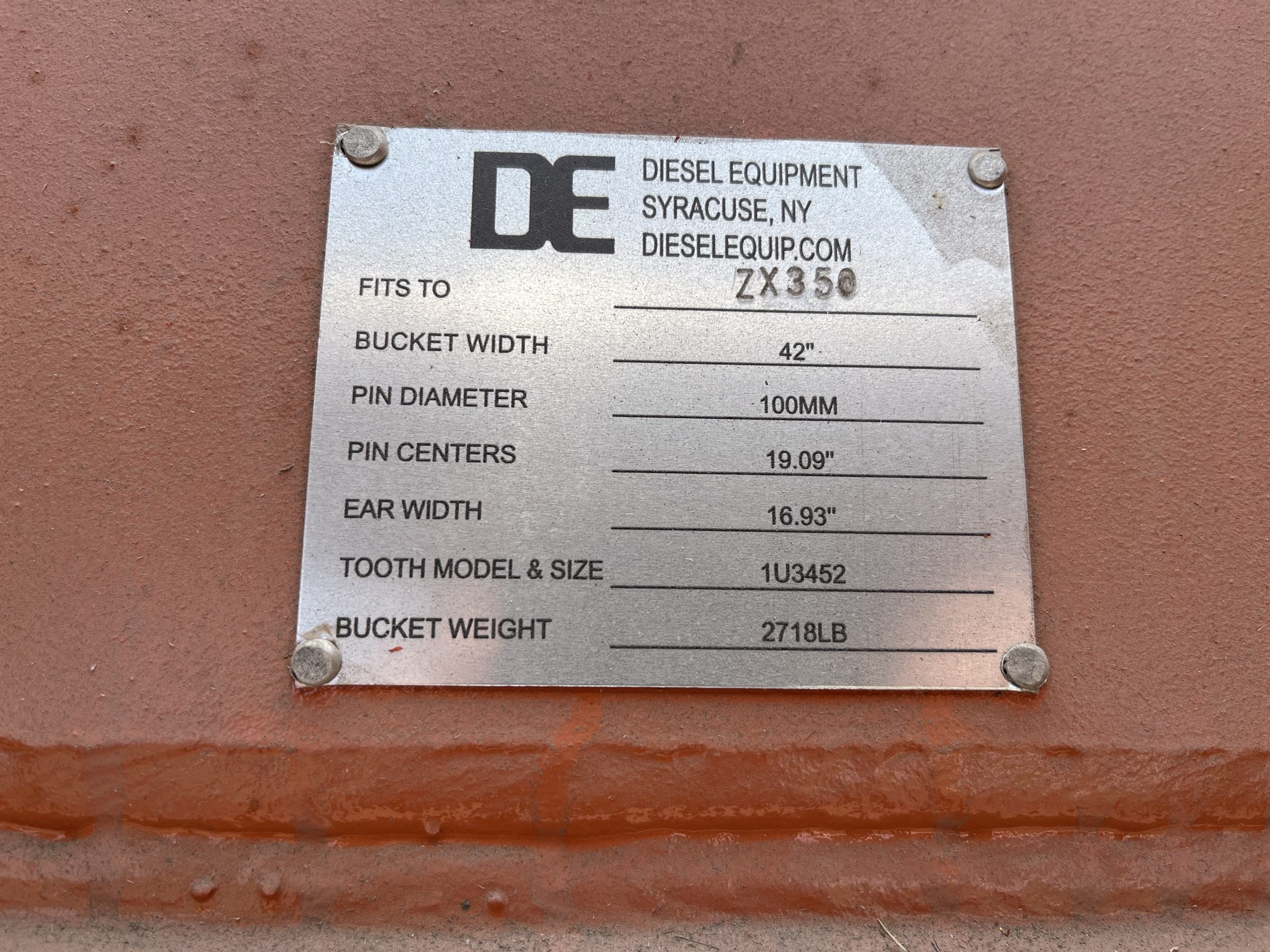 42'' HD Tooth Bucket for ZX350 Excavator with 100mm pins - Image 8