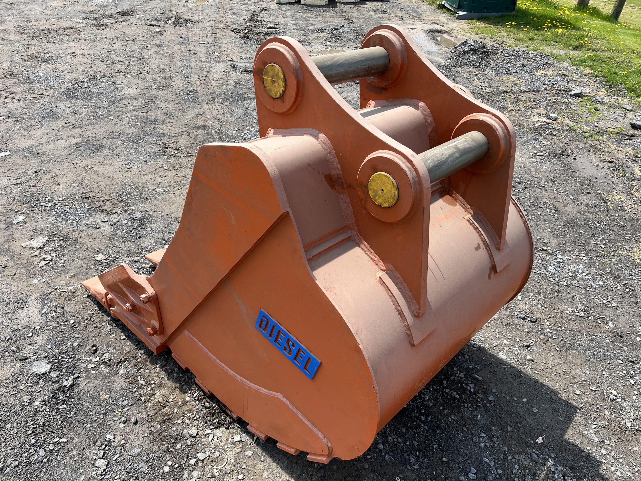 48'' HD Tooth Bucket for ZX350 Excavator with 100mm pins - Image 4