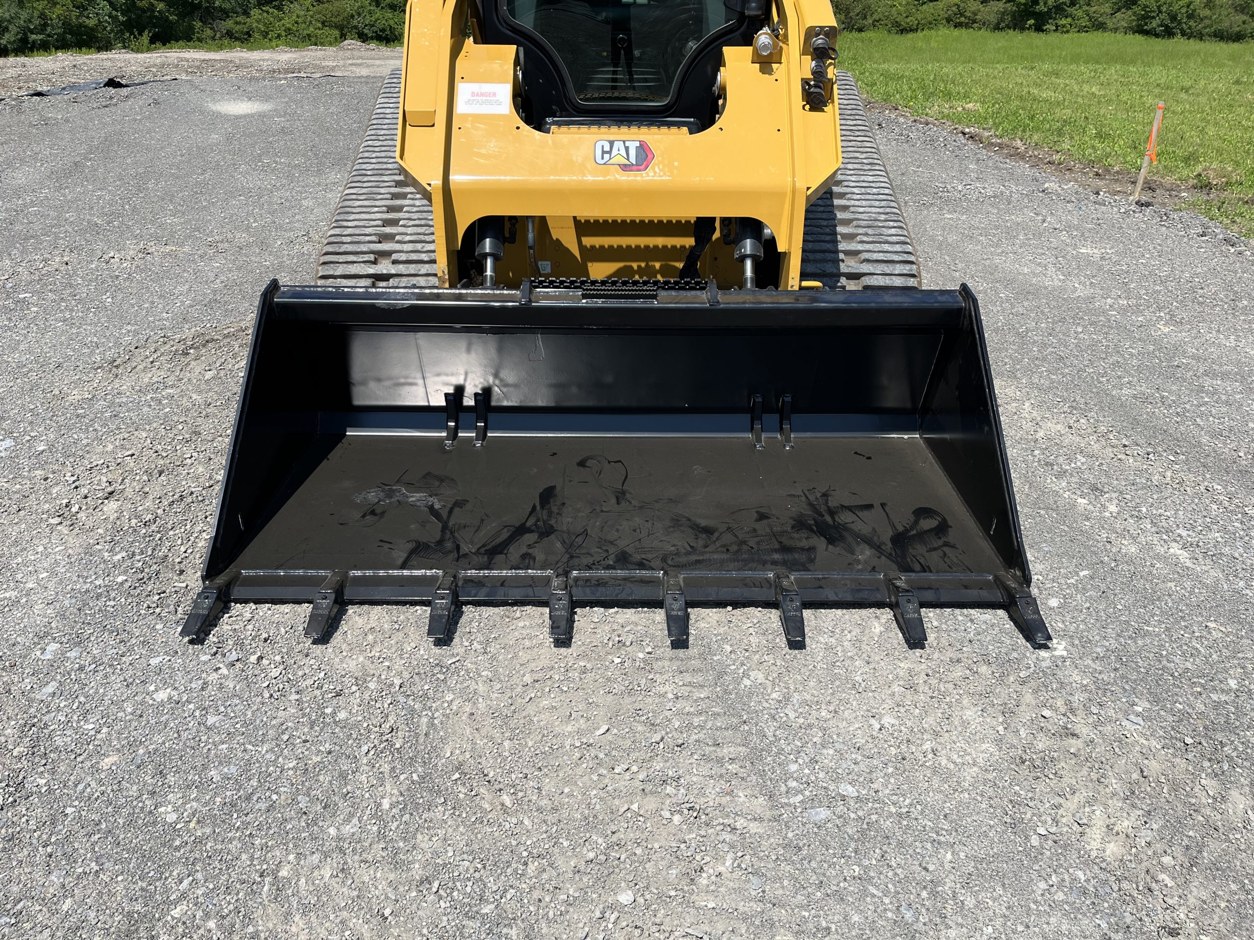 76" Heavy Duty Skid Steer Tooth Bucket - Image 11