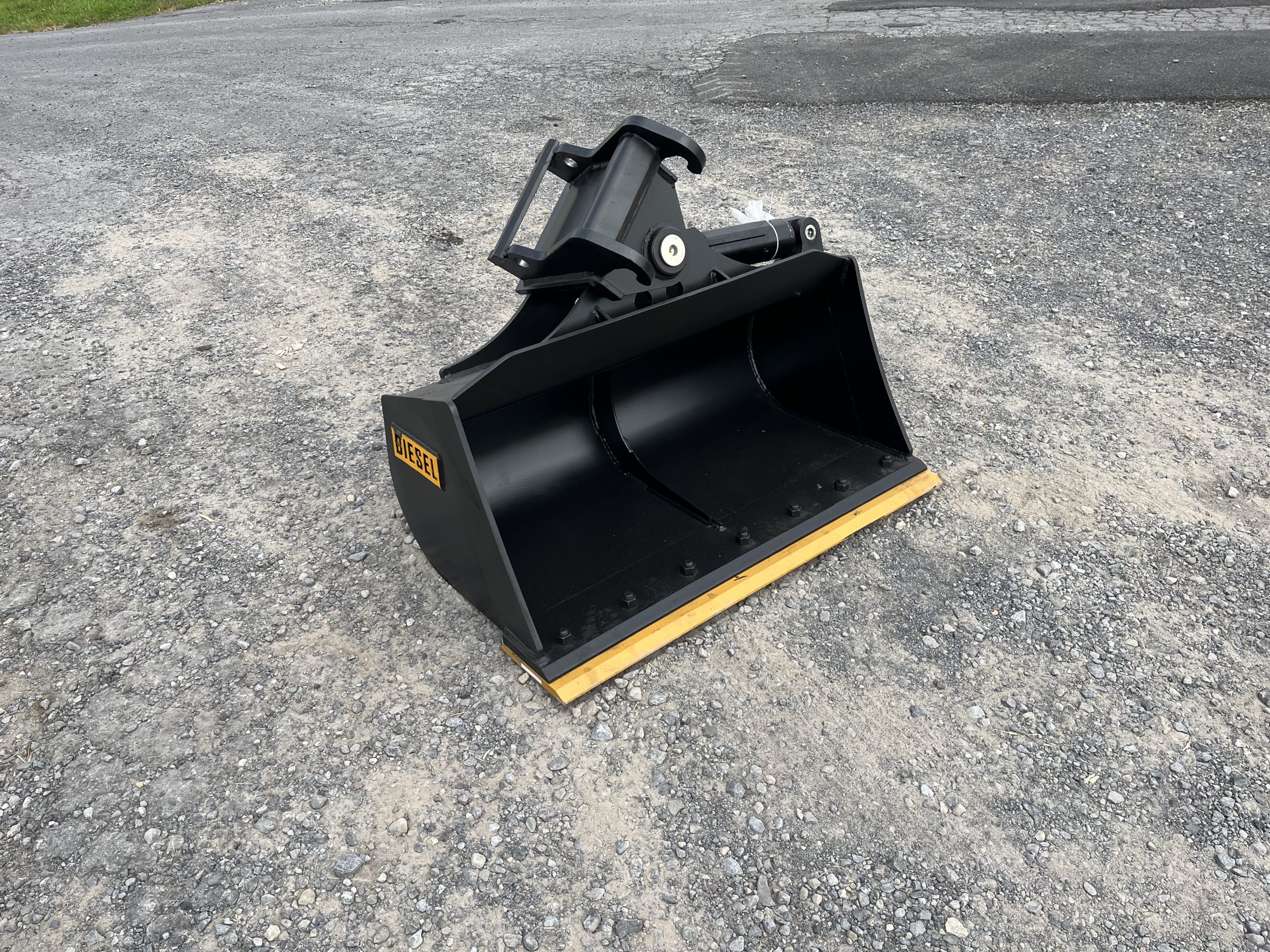 42" Tilt Ditch Bucket BOCE for Bobcat E45/E50 MX4 - Image 3