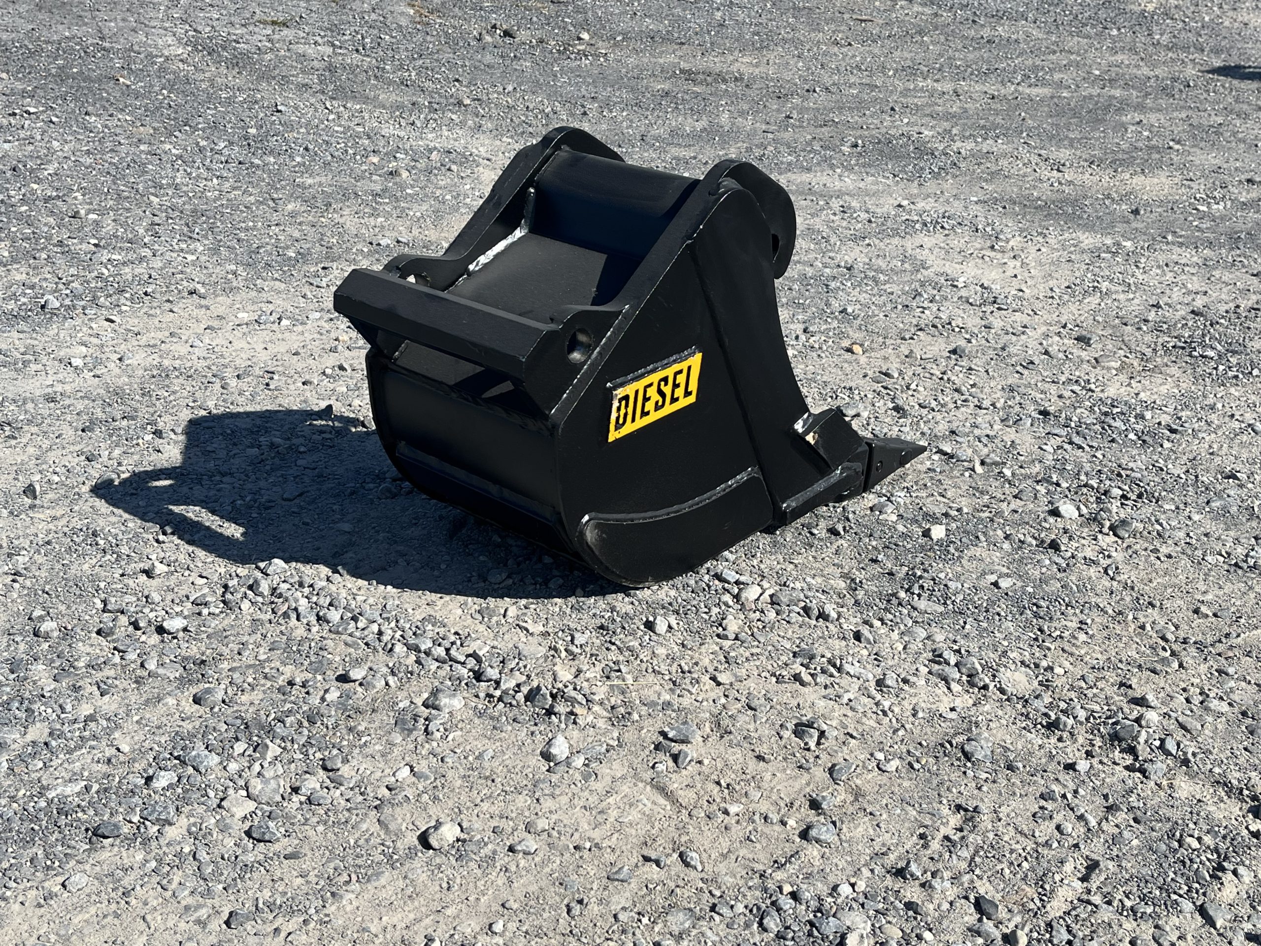 12" HD Tooth Bucket For Bobcat E35/MX3 - Image 4