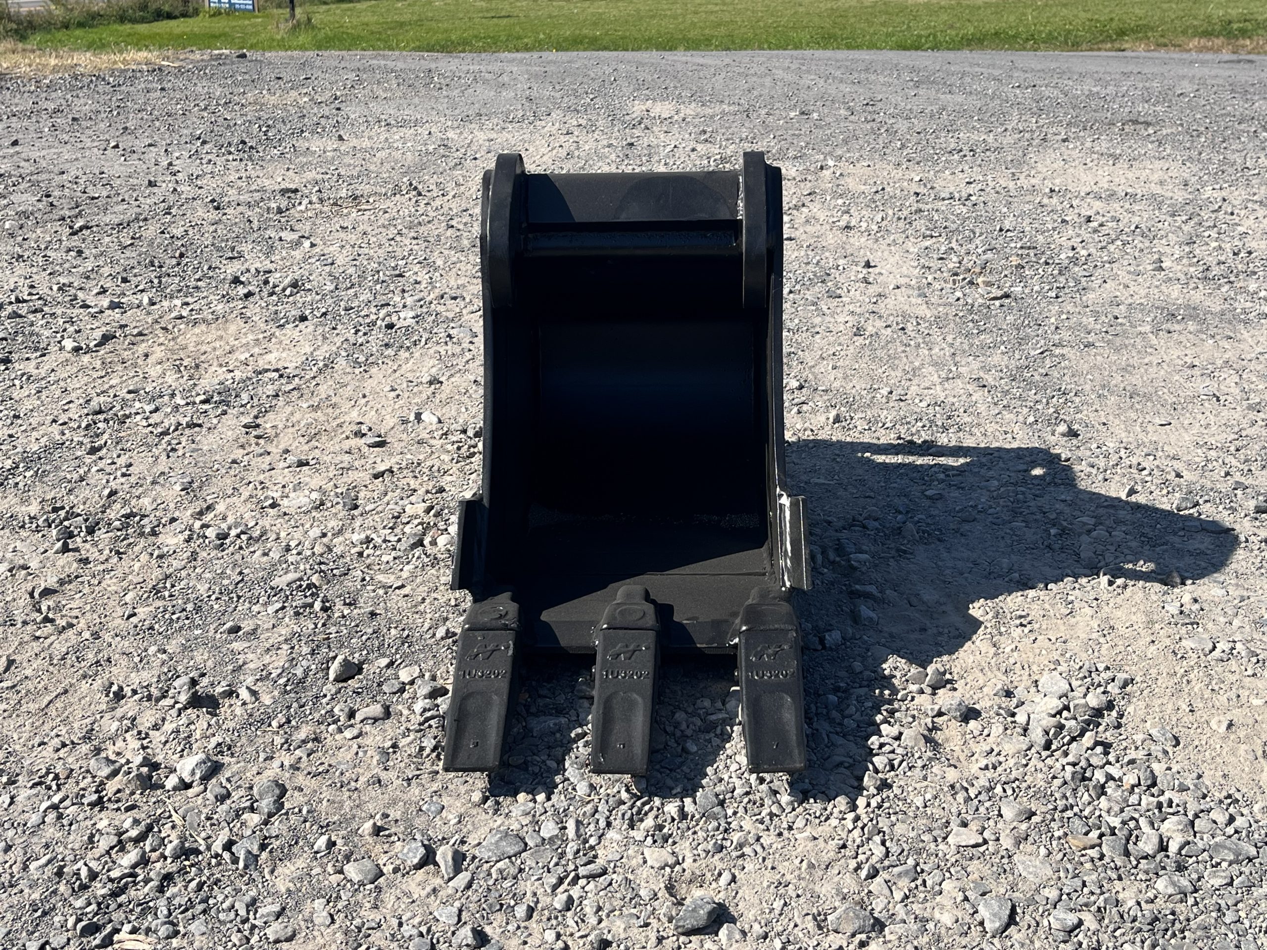 12" HD Tooth Bucket For Bobcat E35/MX3 - Image 8