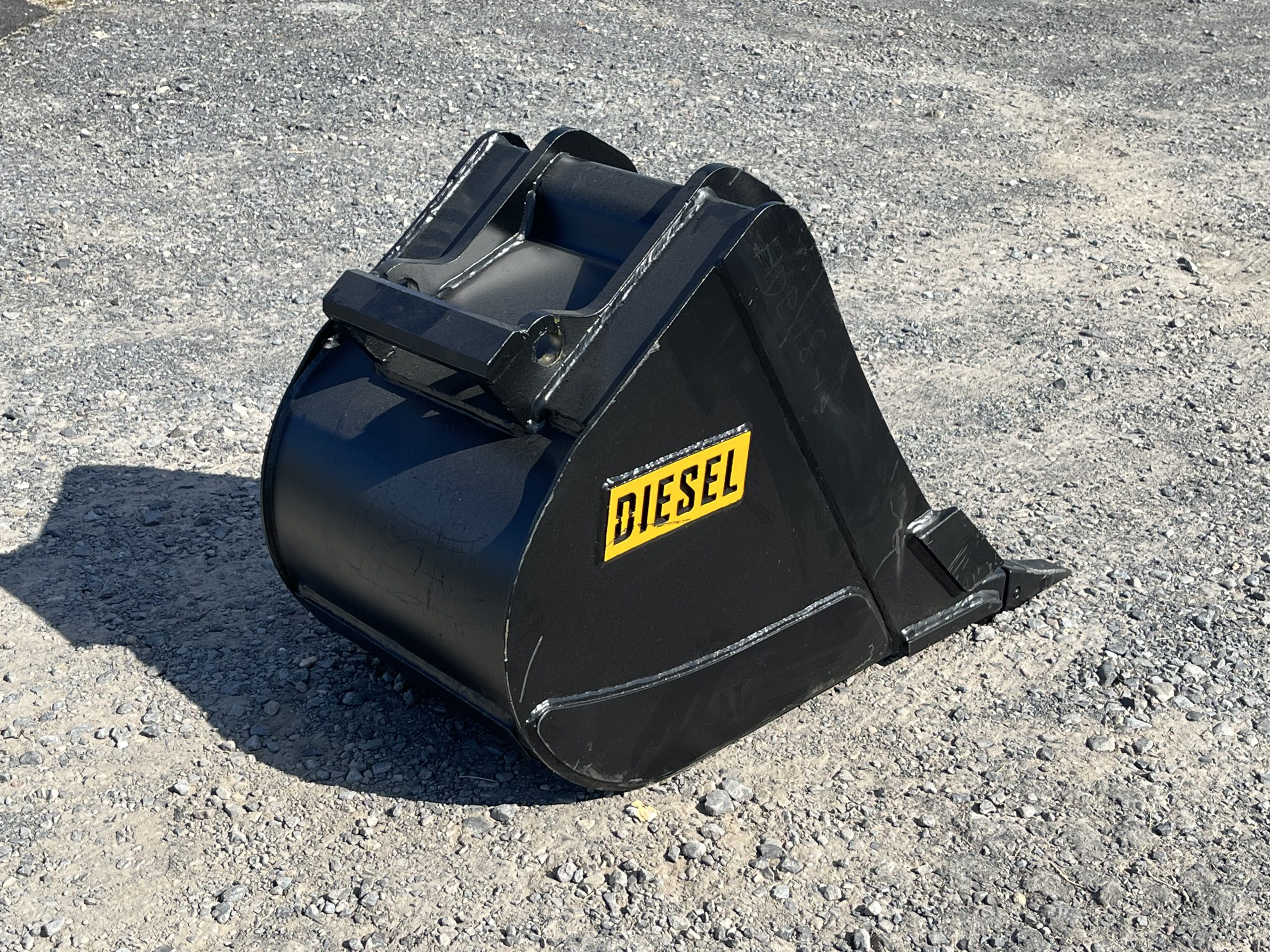 18" HD Tooth Bucket For Bobcat E45/E50 MX4 - Image 4