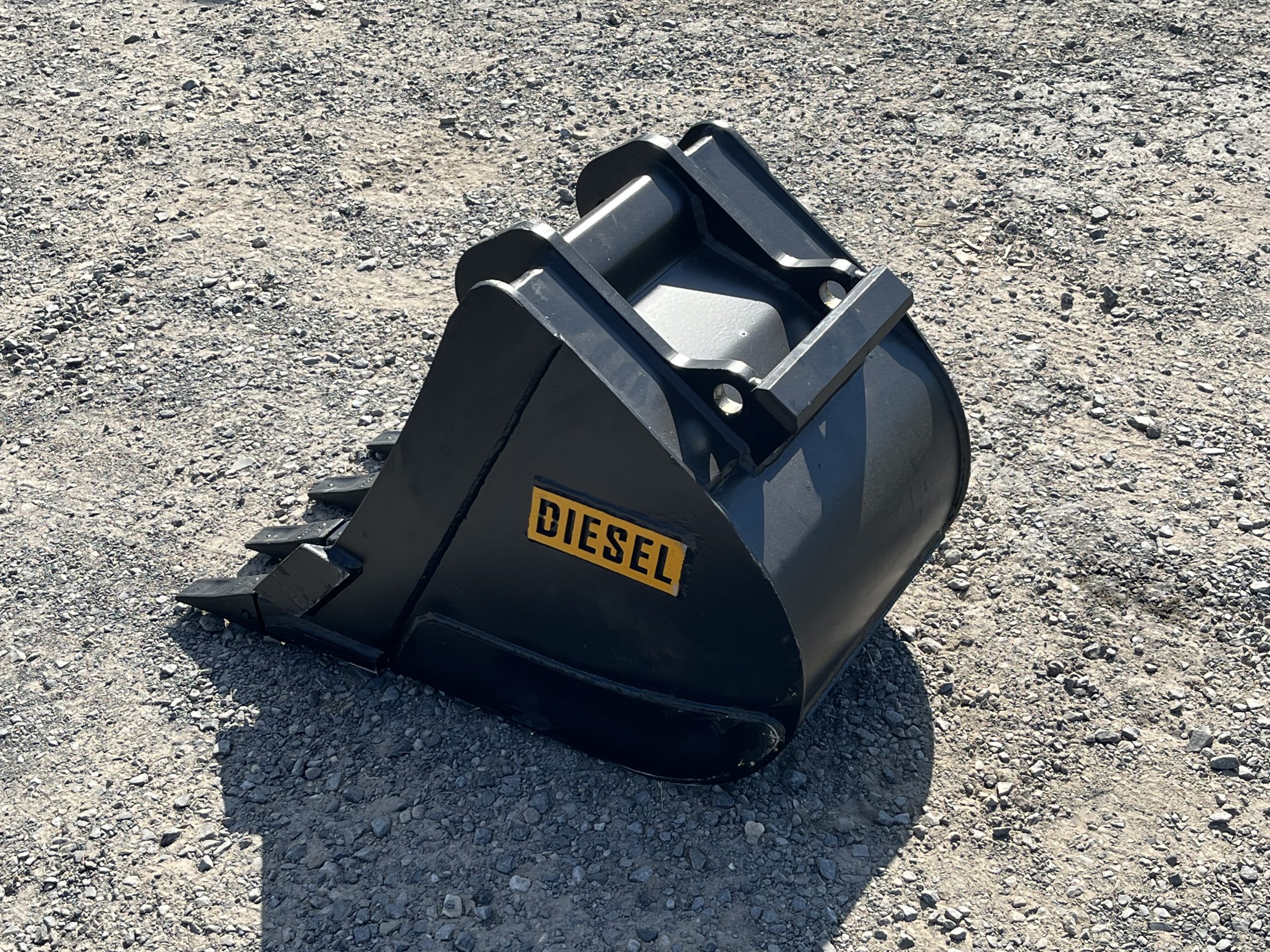 18" HD Tooth Bucket For Bobcat E45/E50 MX4 - Image 6
