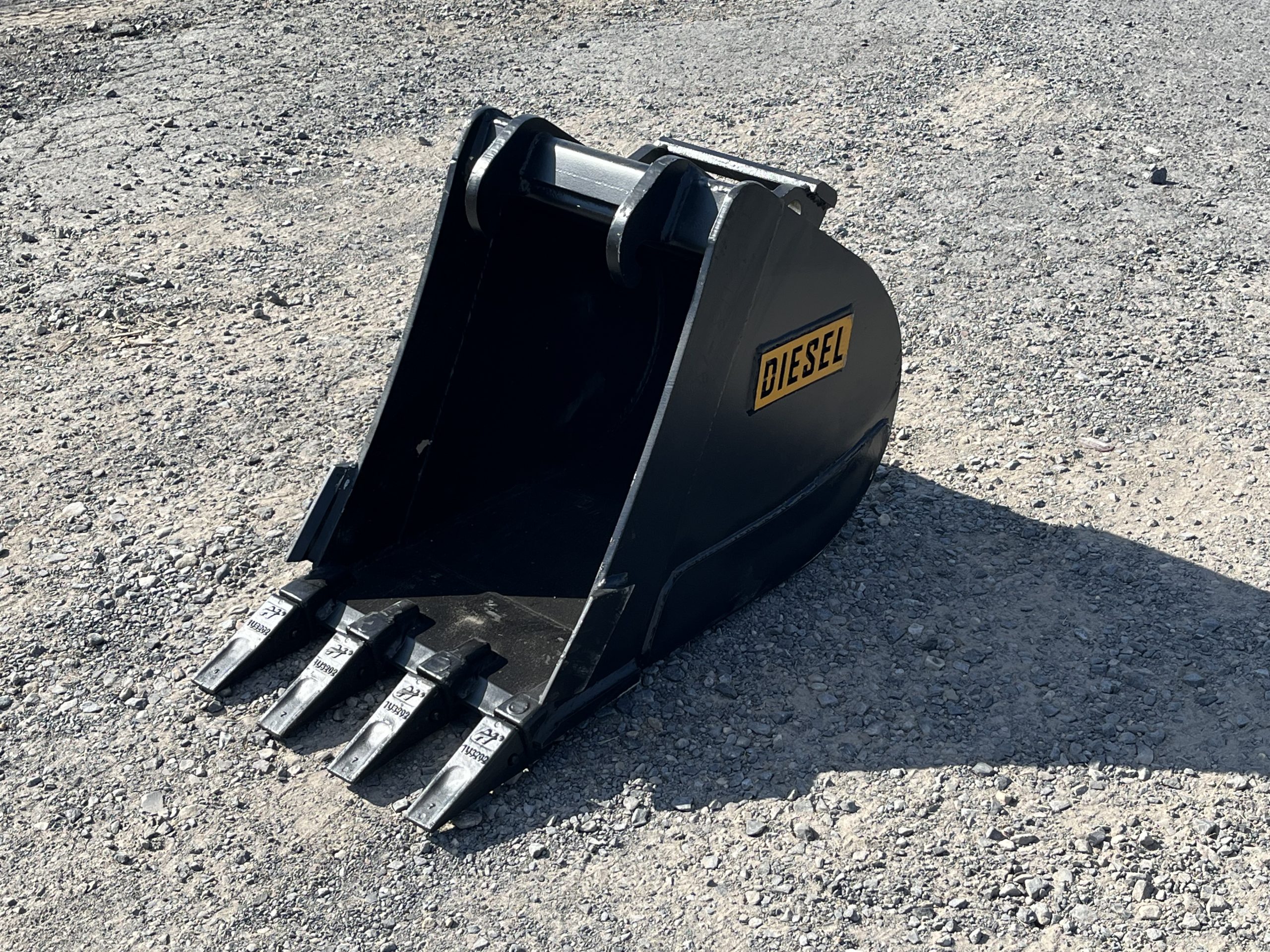 18" HD Tooth Bucket For Bobcat E45/E50 MX4 - Image 7