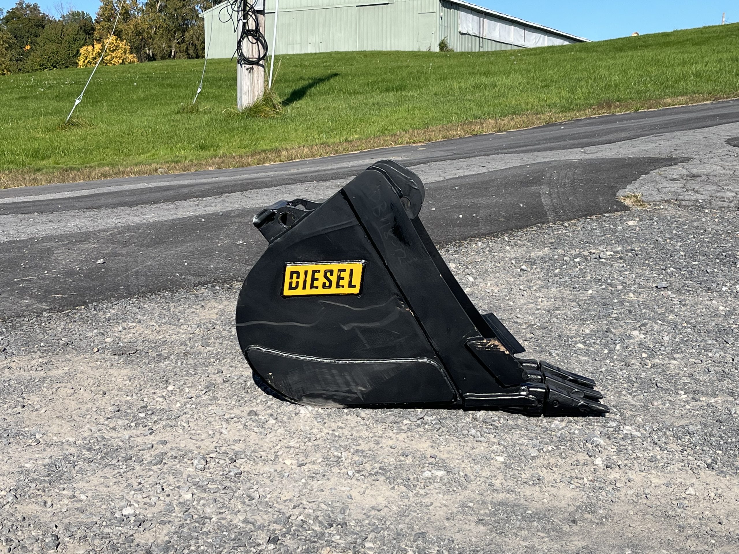 12" HD Tooth Bucket For Bobcat E45/E50 MX4 - Image 3