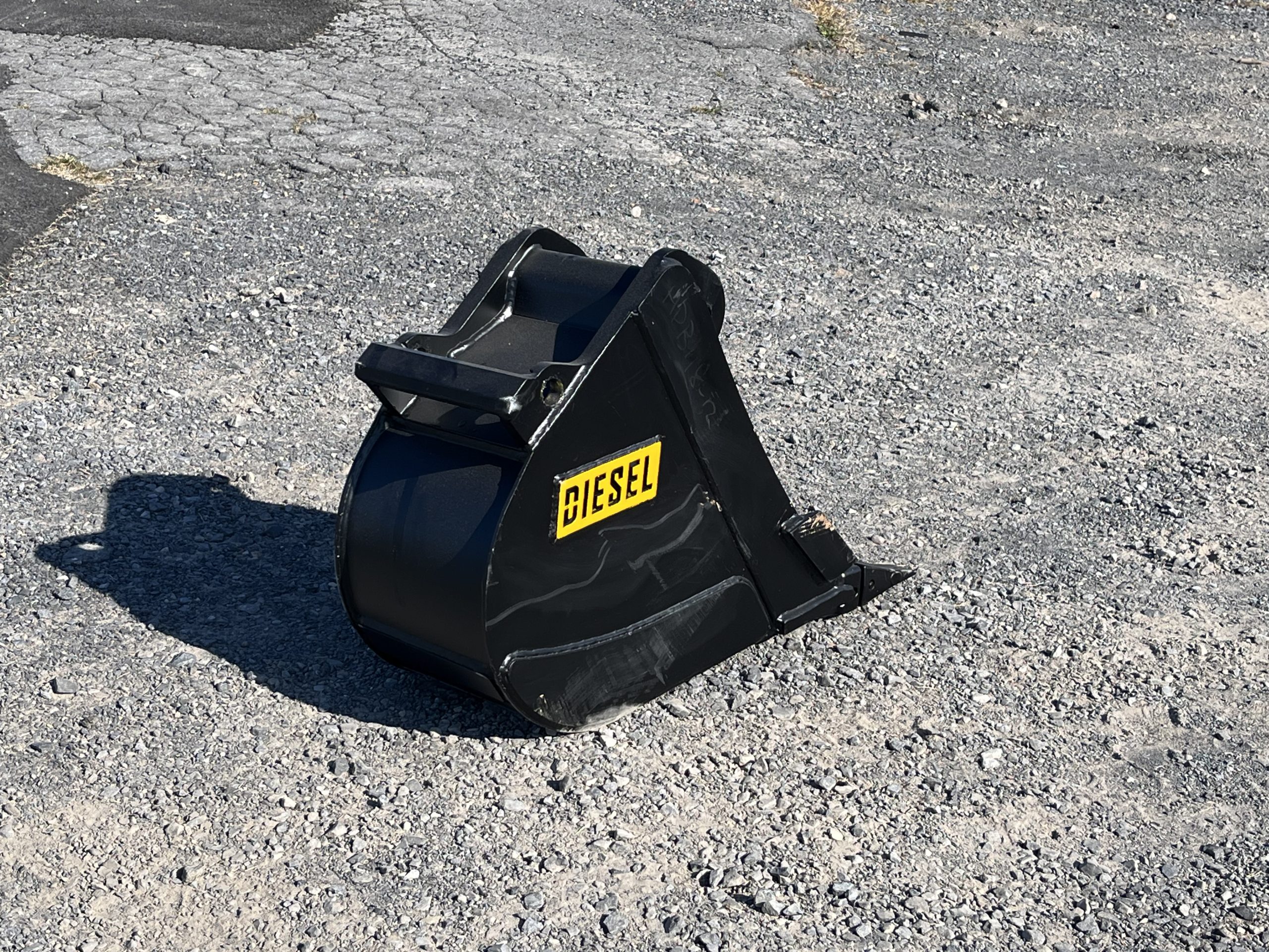 12" HD Tooth Bucket For Bobcat E45/E50 MX4 - Image 4