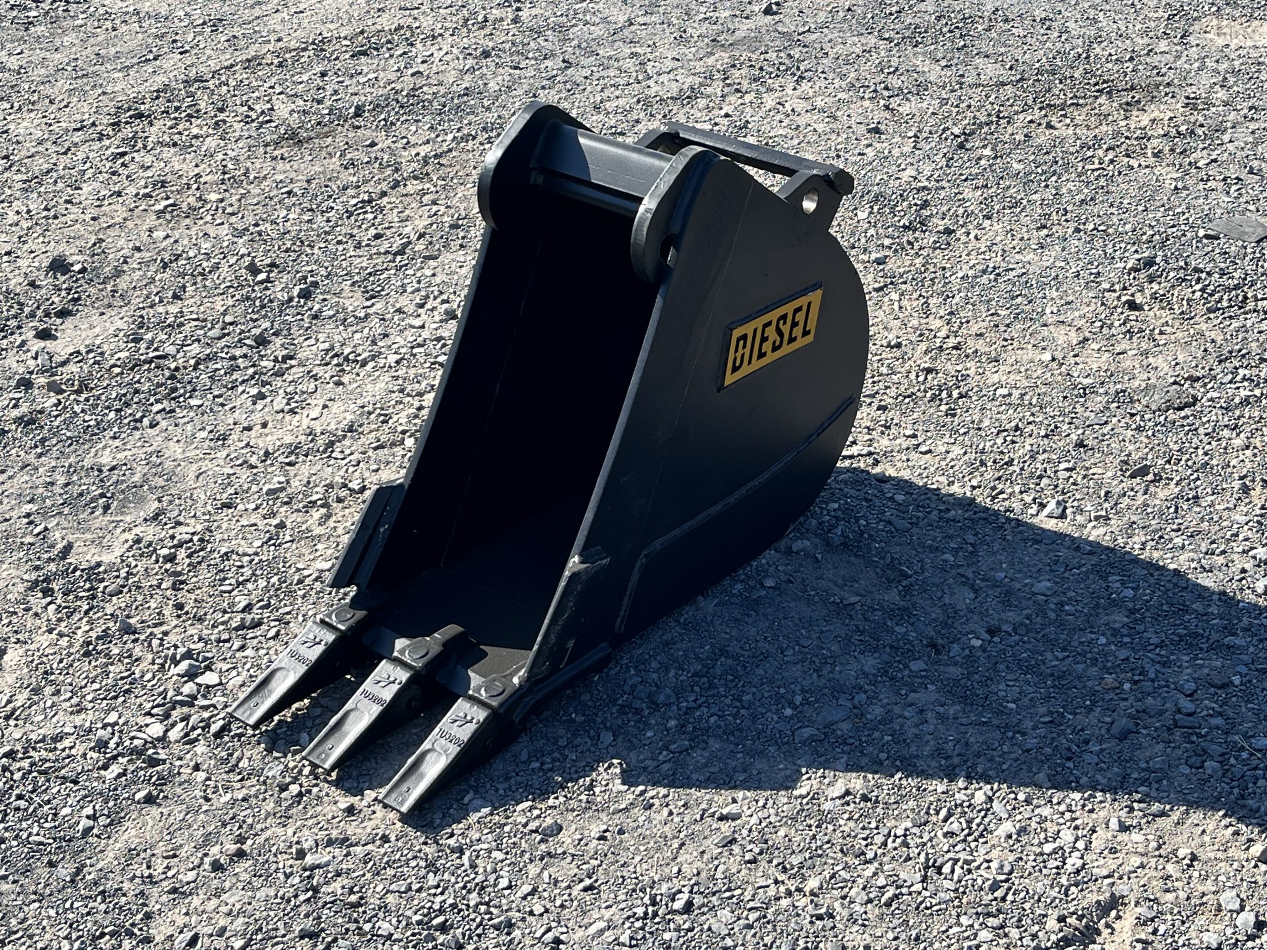 12" HD Tooth Bucket For Bobcat E45/E50 MX4 - Image 7