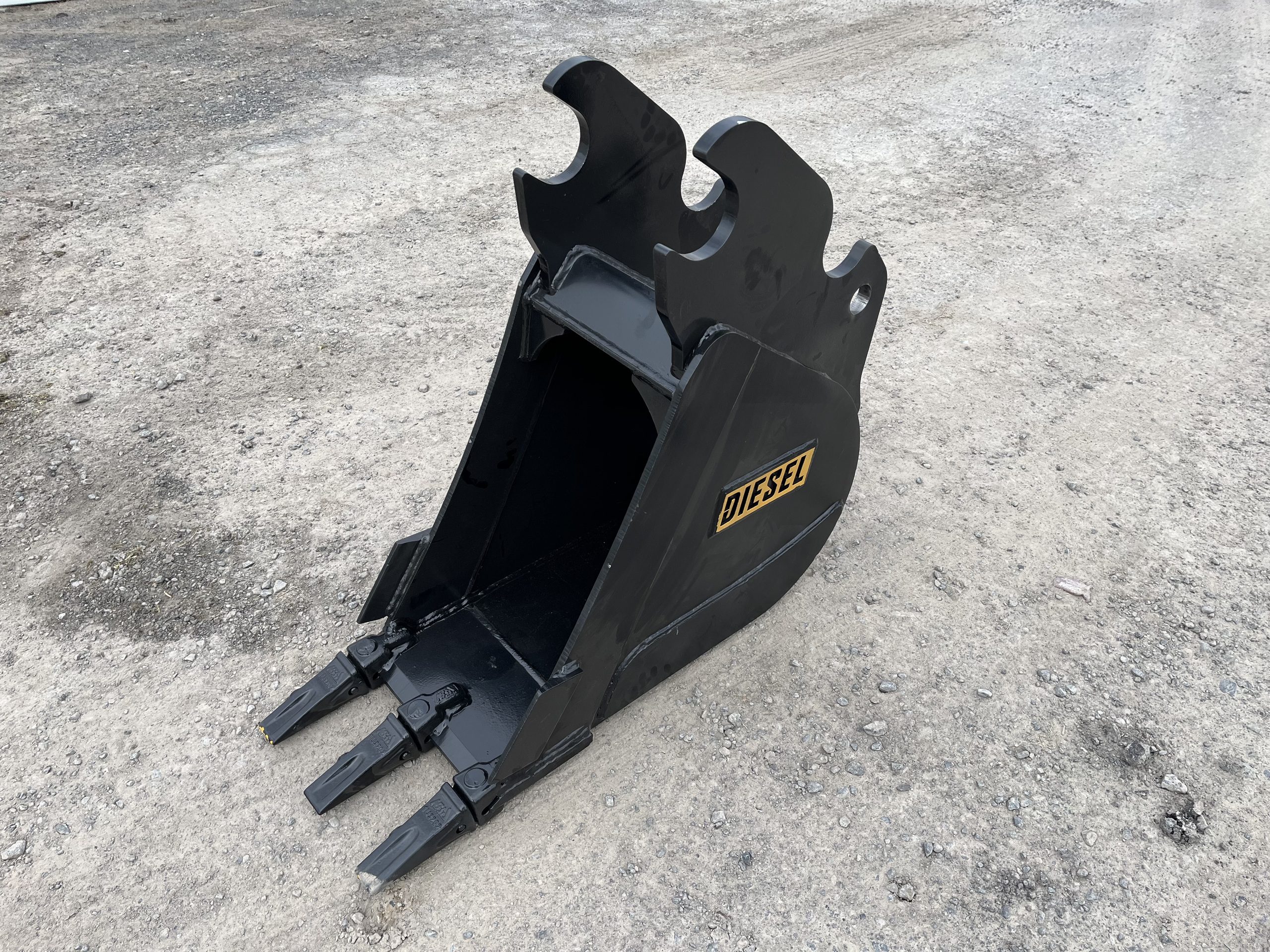 12" HD Tooth Bucket For Kubota K7915 Coupler - Image 7