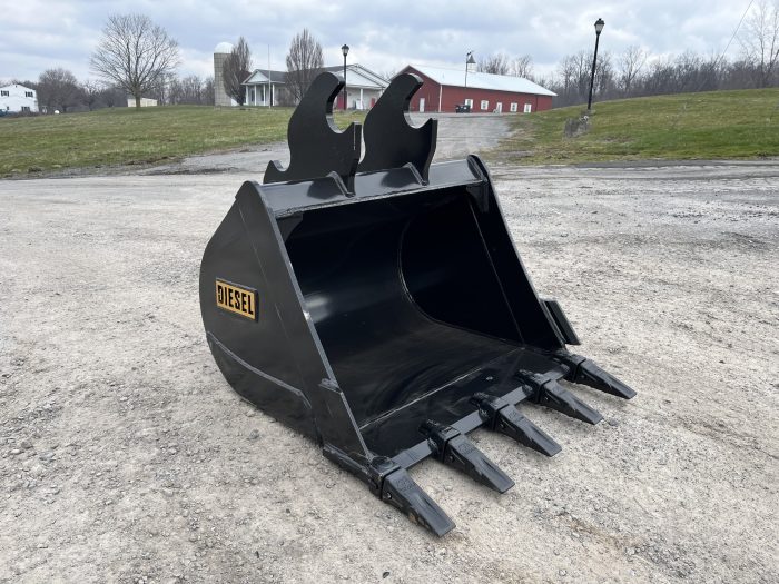 30" HD Tooth Bucket For Kubota K7915 Coupler
