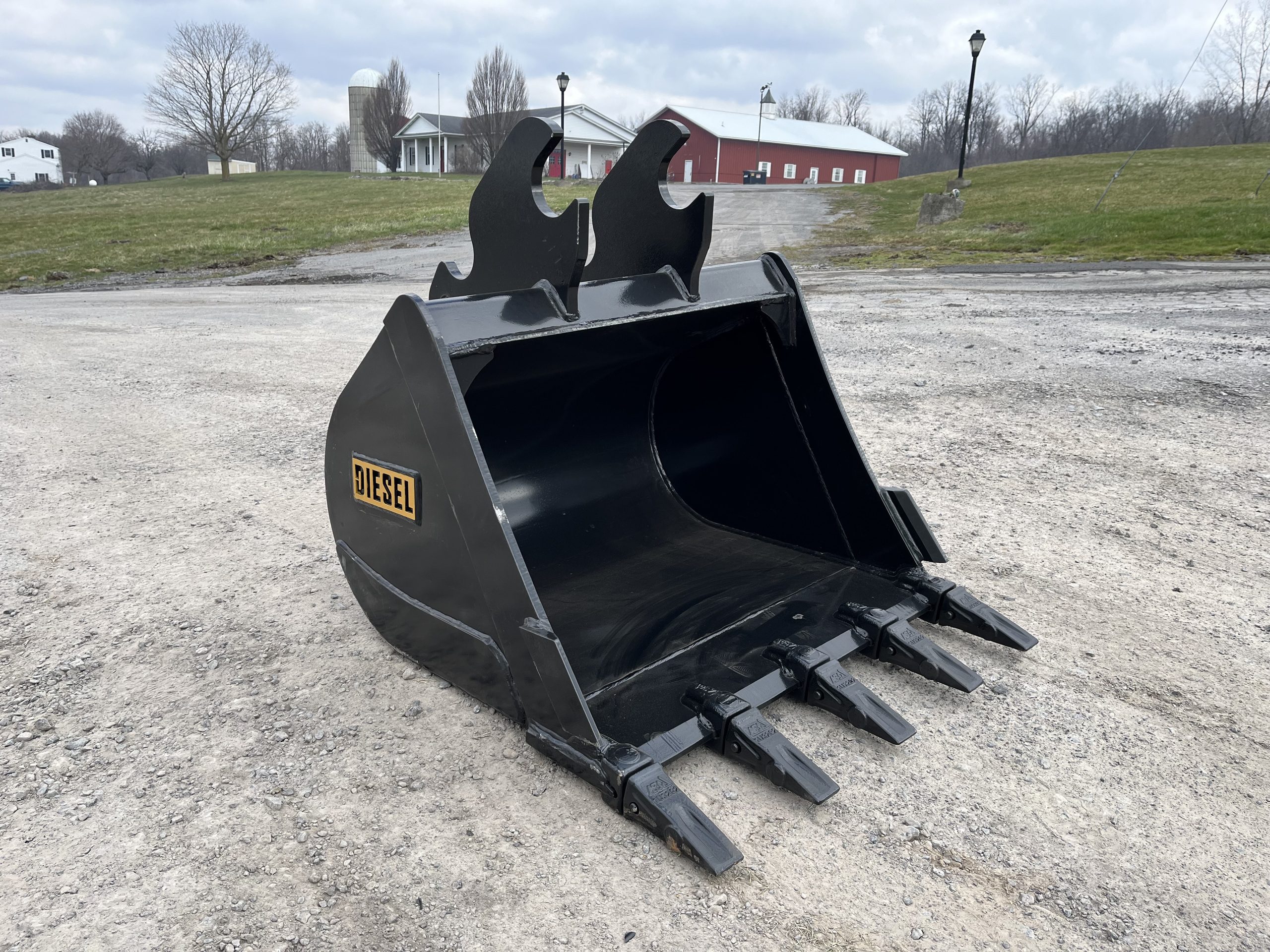 30" HD Tooth Bucket For Kubota K7915 Coupler