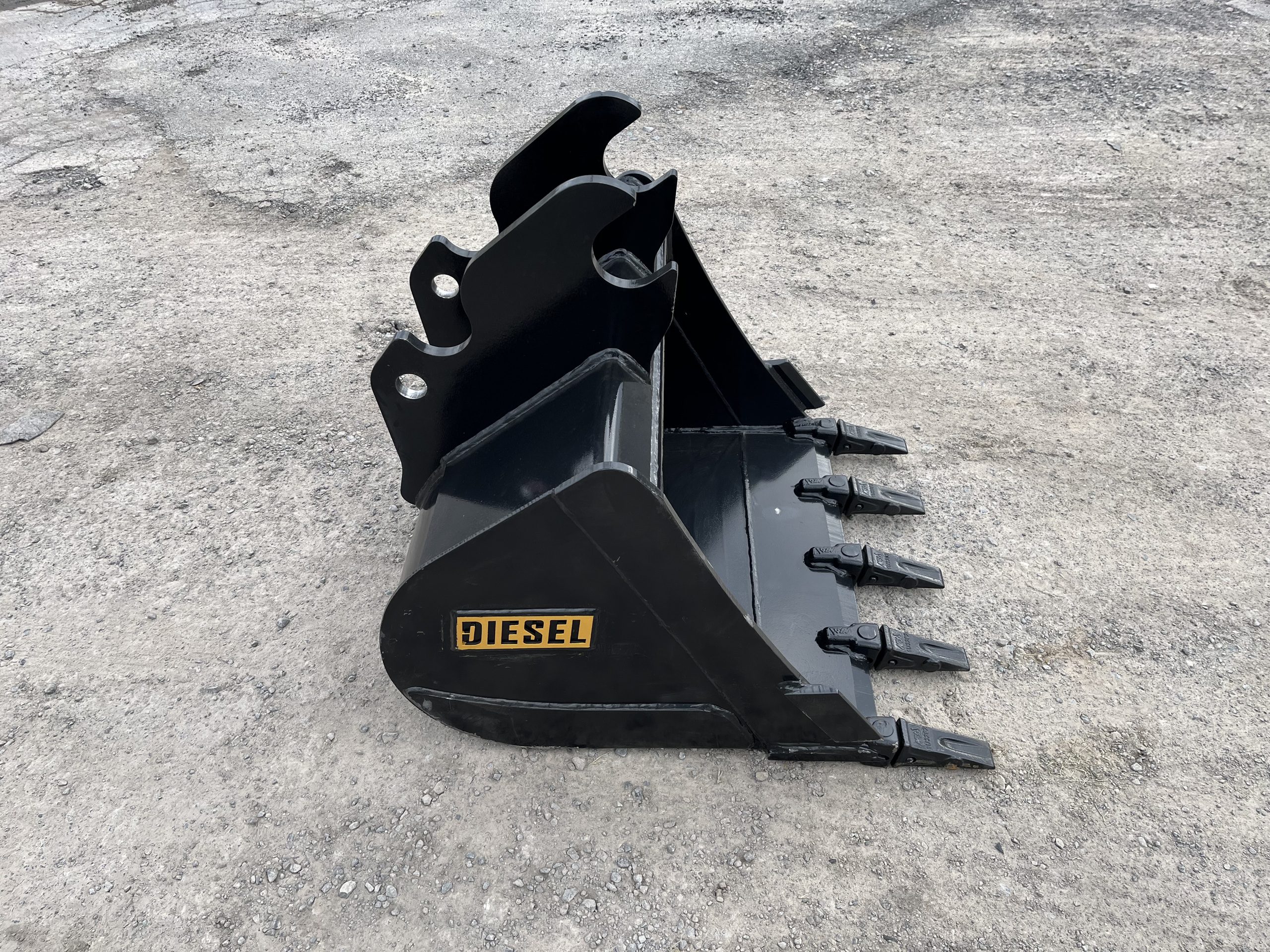 30" HD Tooth Bucket For Kubota K7915 Coupler - Image 3