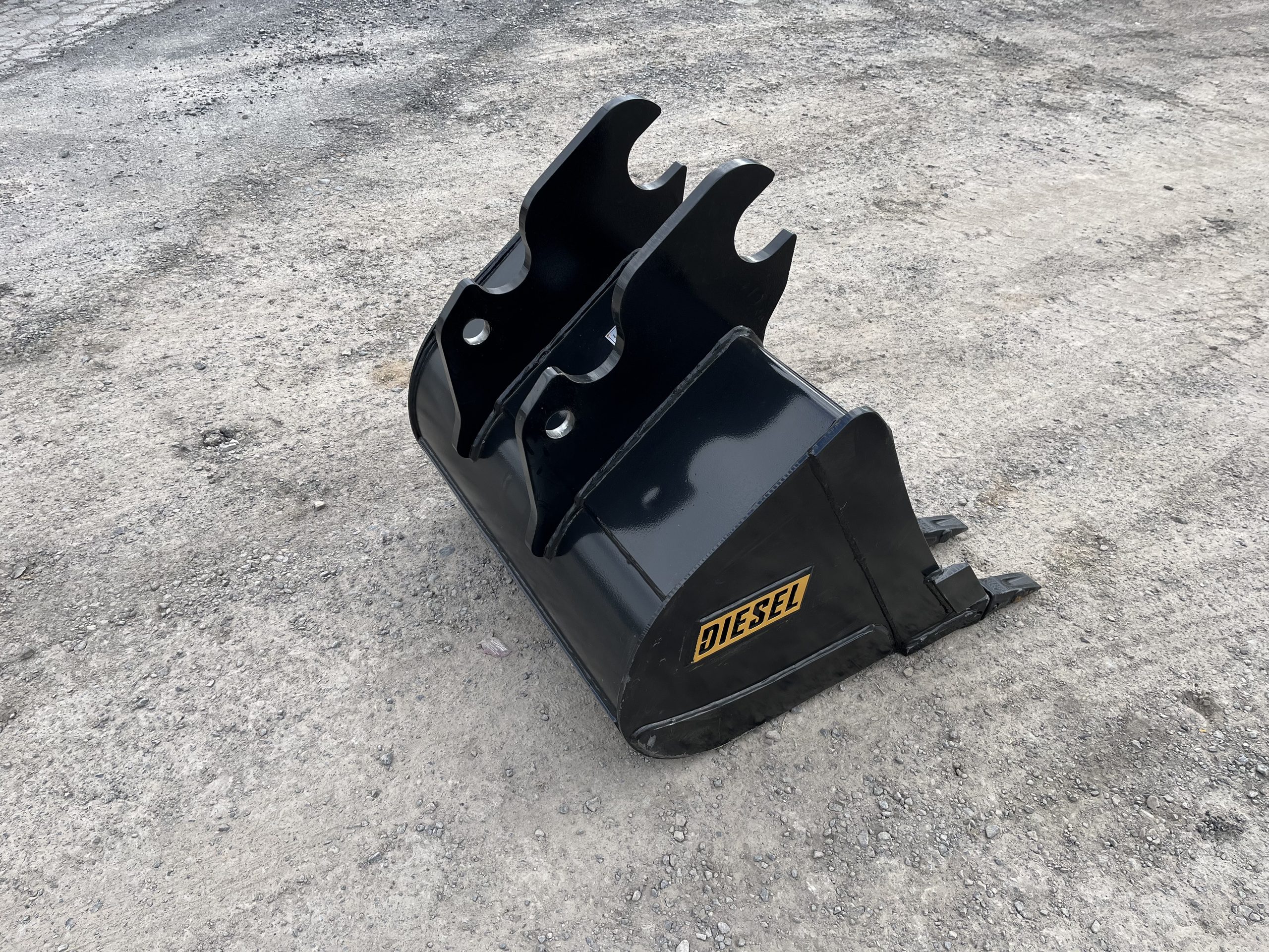 30" HD Tooth Bucket For Kubota K7915 Coupler - Image 4