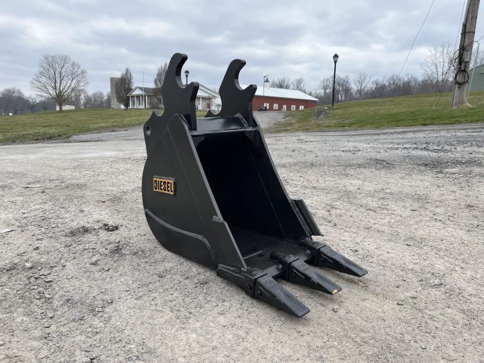 12" HD Tooth Bucket For Kubota K7875 Coupler