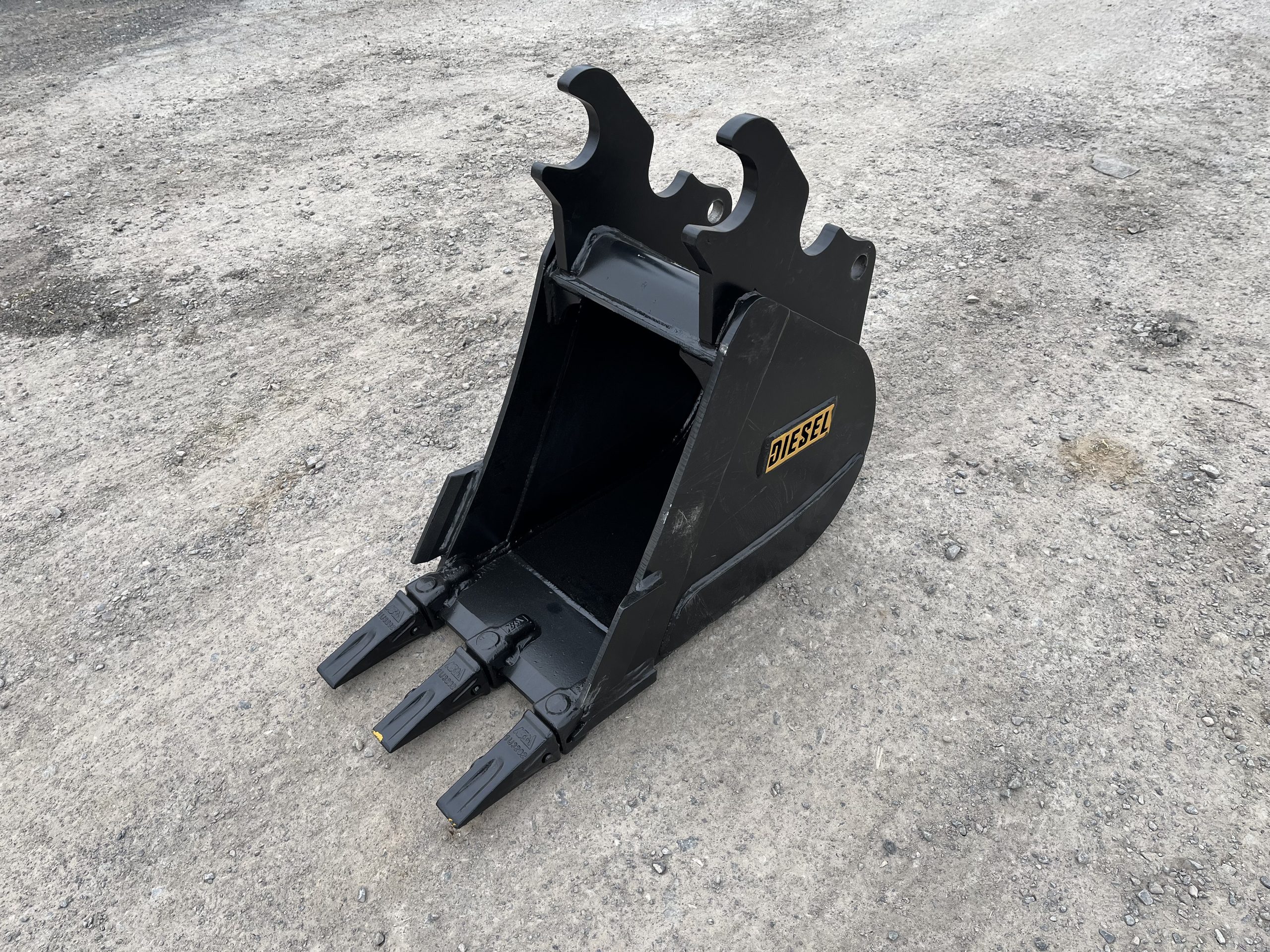 12" HD Tooth Bucket For Kubota K7870A Coupler - Image 7