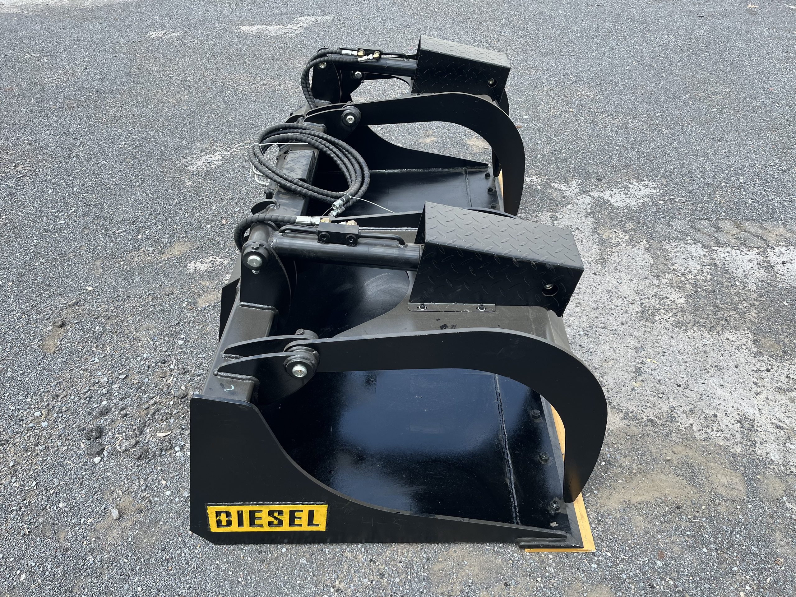 80" Heavy Duty Skid Steer Hydraulic Grapple Bucket - Image 3