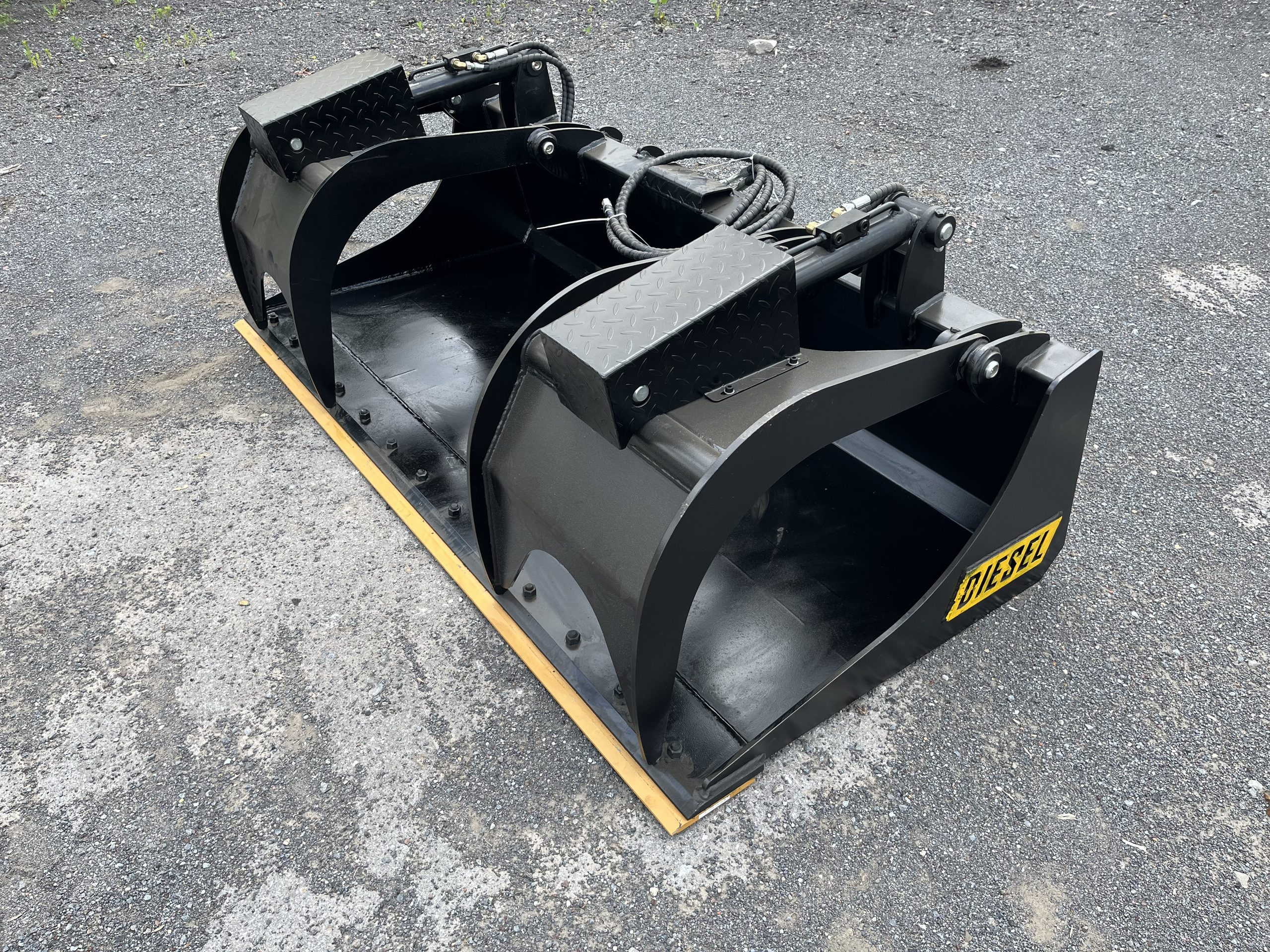 80" Heavy Duty Skid Steer Hydraulic Grapple Bucket - Image 7