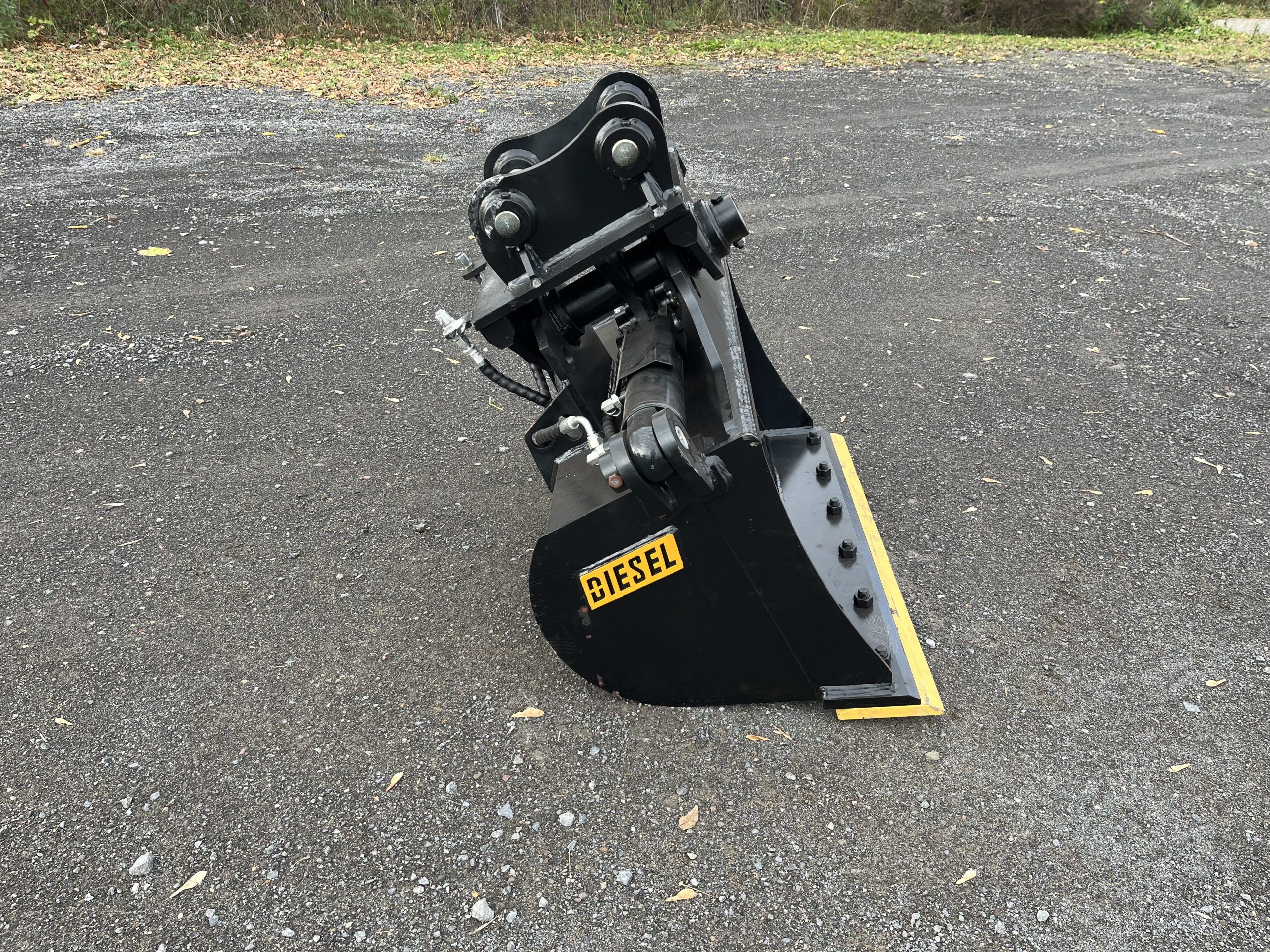 36" VIO35 Hydraulic Tilt Ditch Cleaning Bucket BOCE with 38mm pins - Image 3