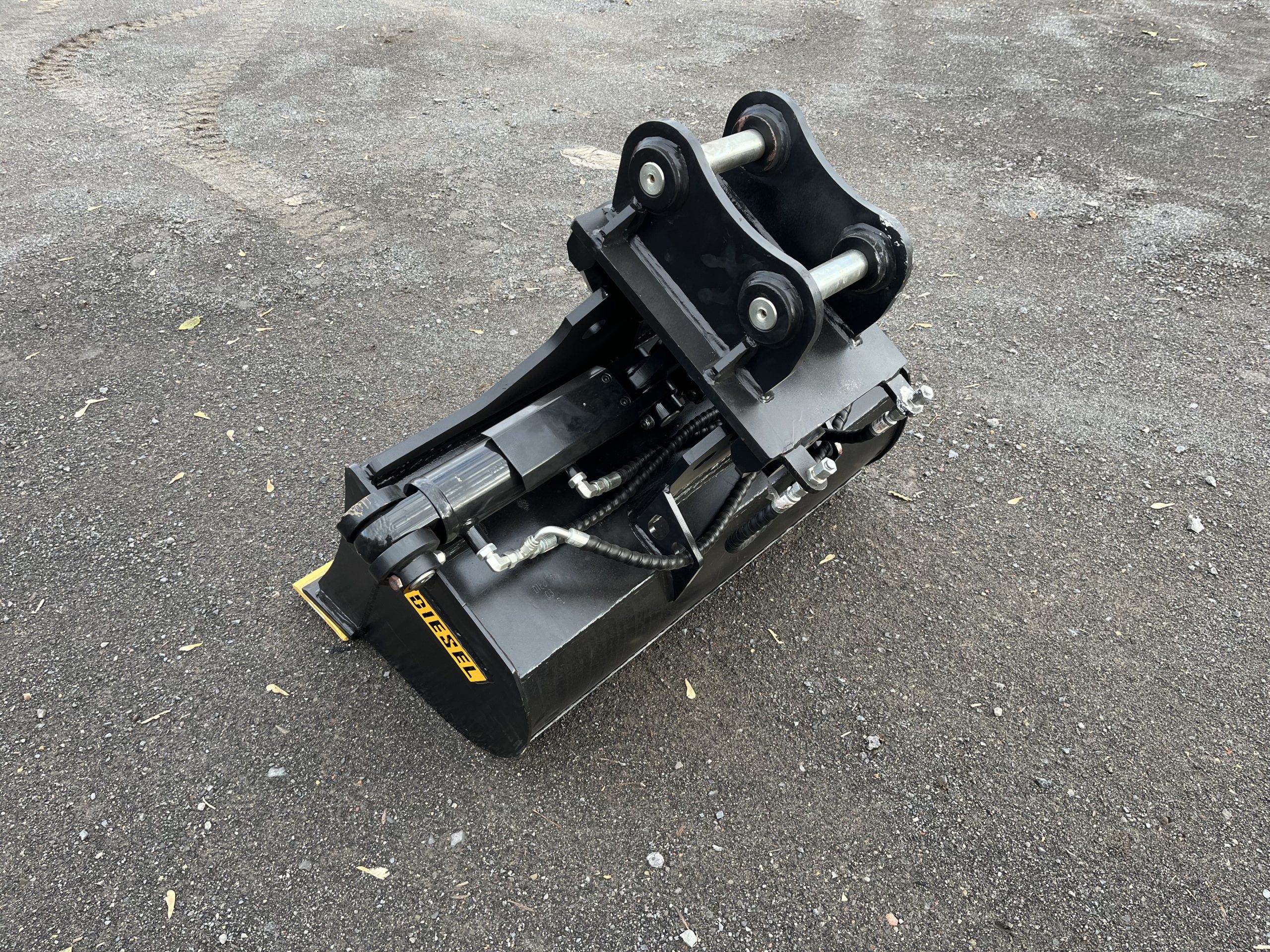 36" VIO35 Hydraulic Tilt Ditch Cleaning Bucket BOCE with 38mm pins - Image 5
