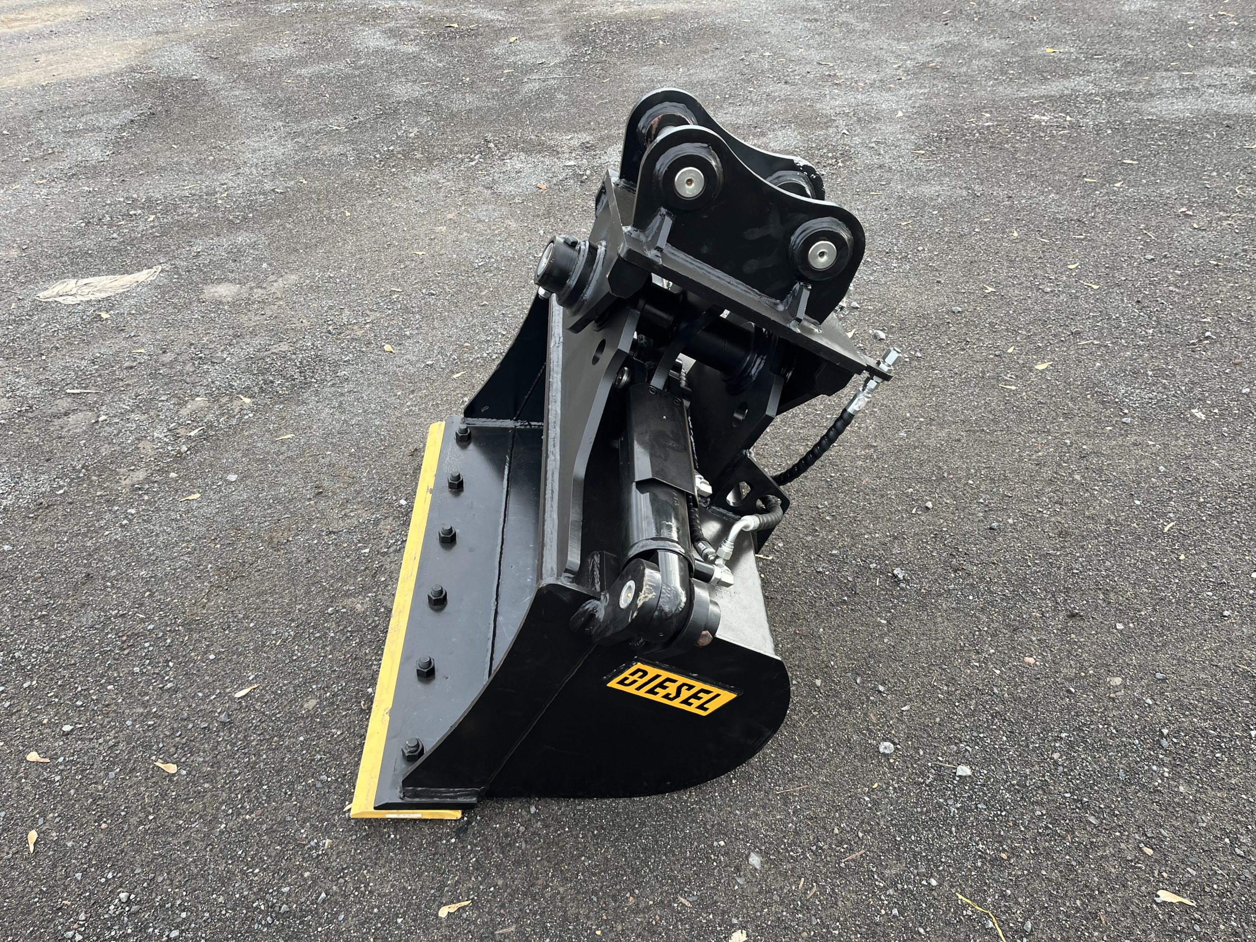 36" VIO35 Hydraulic Tilt Ditch Cleaning Bucket BOCE with 38mm pins - Image 6