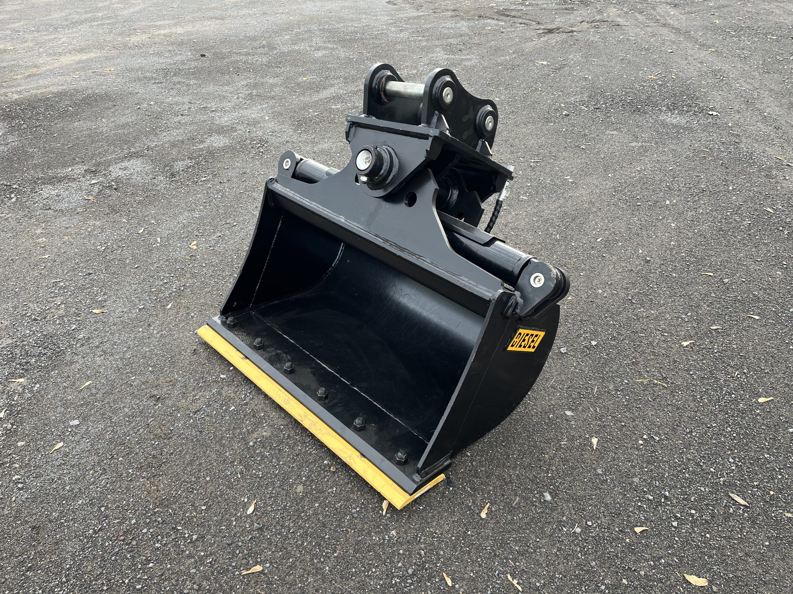 36" VIO35 Hydraulic Tilt Ditch Cleaning Bucket BOCE with 38mm pins - Image 7