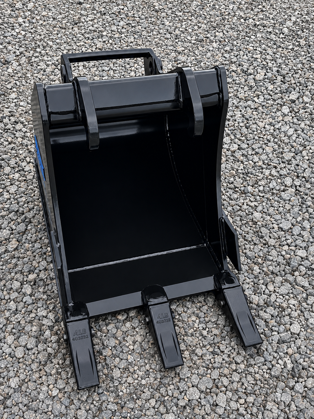 18" HD Tooth Bucket For Bobcat E35/MX3 - Image 2
